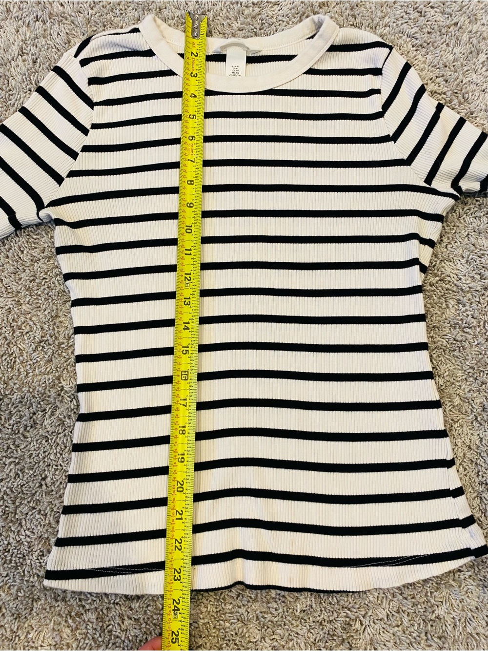 H & M Women’s Black & White Striped Short-Sleeve Ribbed Top Sz. XL (item 0031)